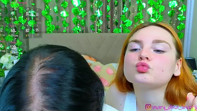 Chat +18 de Mary_Dina ao vivo