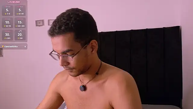 Pikashu7u7's Webcam Show