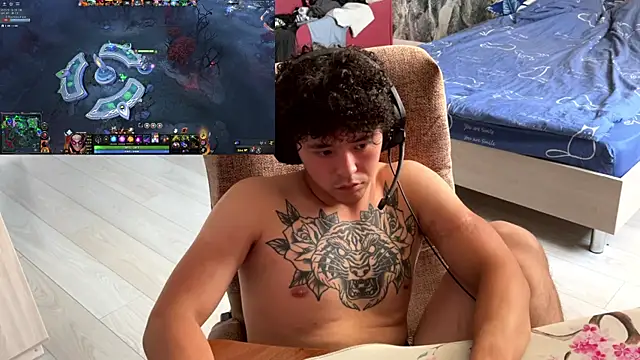thisguyhasnochill Show in webcam