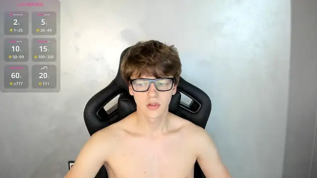 Show modela bonekoambalabu na web-kameri