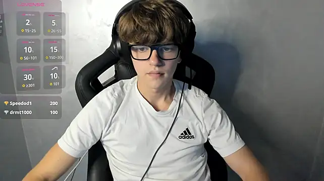Show modela bonekoambalabu na web-kameri