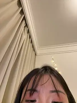 Jennie--007 Show Webcam