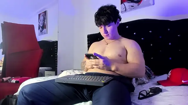 Show modela Liam_saint na web-kameri