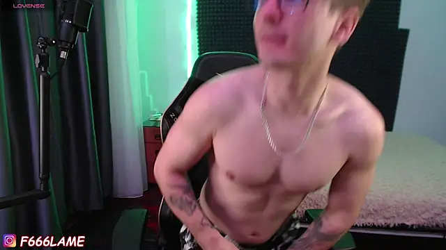 F666LAME Webcam show