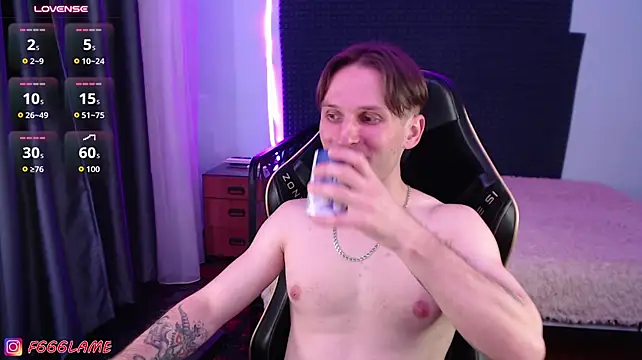 Webkamerová show F666LAME