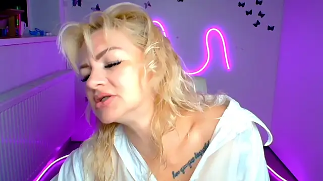 Madonna_Fire's Live XXX Chat