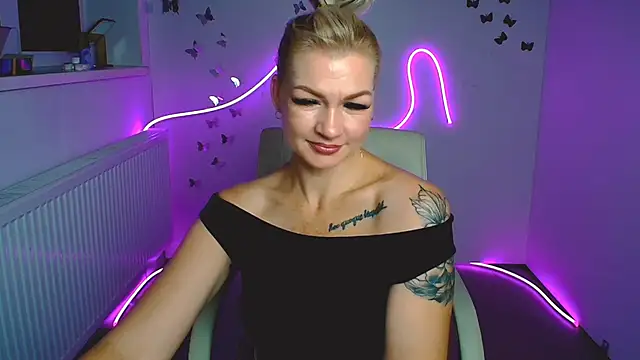 Madonna_Fire live XXX chat