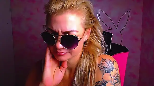 Madonna_Fire's Live XXX Chat