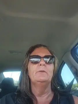 SultrySummer68's Live XXX Chat