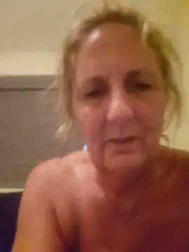 SultrySummer68's Live XXX Chat