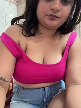 Curvy_Anaya Show in webcam