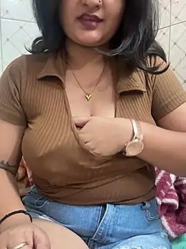 Curvy_Anaya Show in webcam