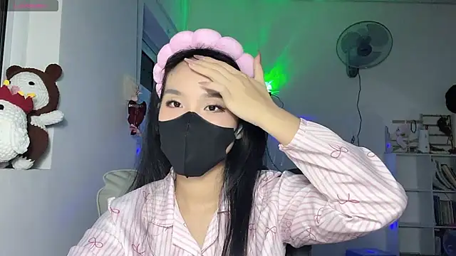 Tieu-May's Webcam Show