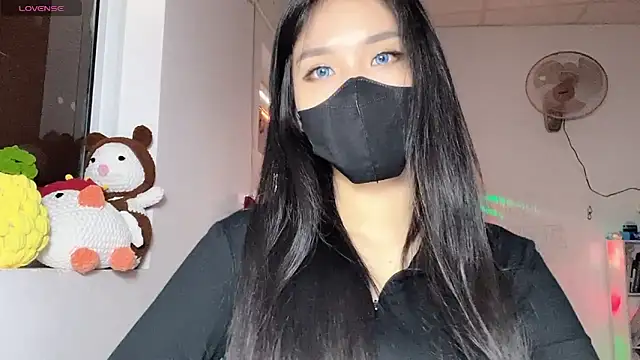 Tieu-May Webcam show