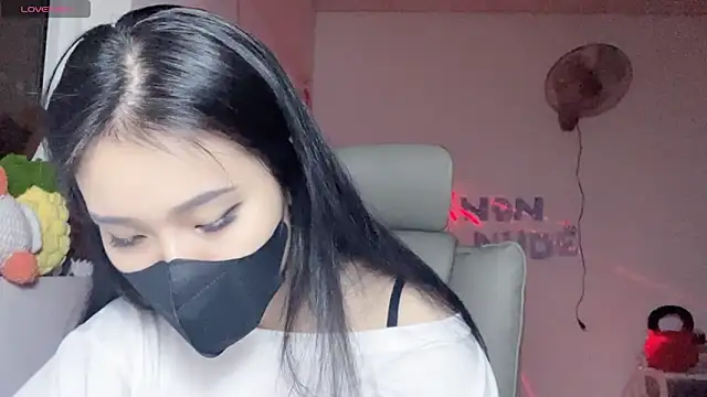 Chatroom XXX en direct de Tieu-May