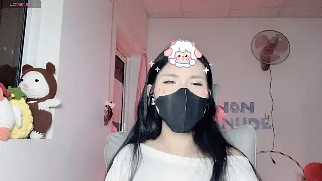 XXX chat uživo modela Tieu-May