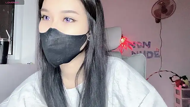 Tieu-May's Live XXX Chat