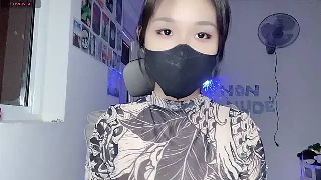 Tieu-May – Naživo XXX chat