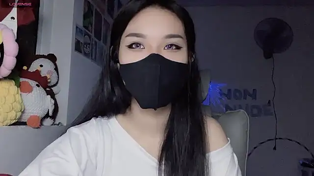 Tieu-May Chat XXX in diretta
