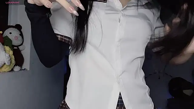 Tieu-May Adlı Modelin Canlı XXX Sohbeti