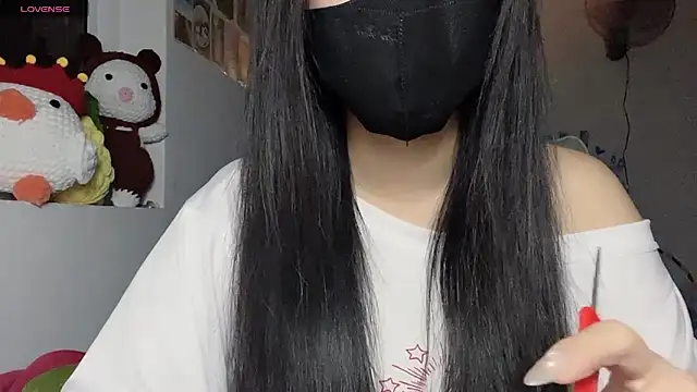 Tieu-Mayn Live XXX chat