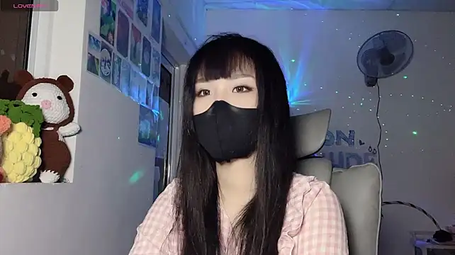 Tieu-May Chat XXX in diretta