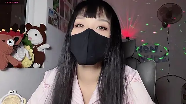 Tieu-May's Live XXX Chat