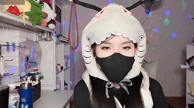 Tieu-May Chat XXX live