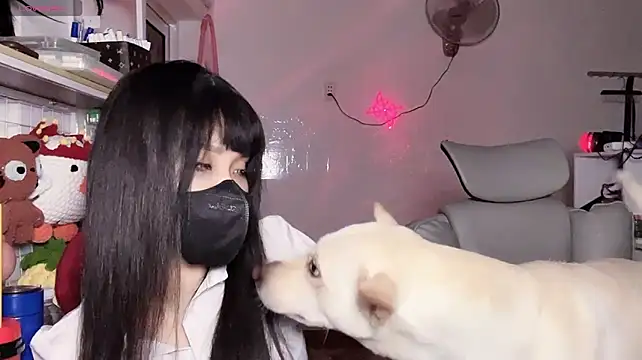 Tieu-May Adlı Modelin Canlı XXX Sohbeti