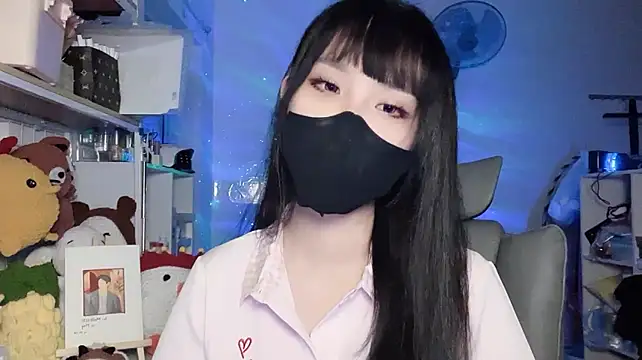 Tieu-May: вебкам-шоу