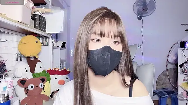 Tieu-May: вебкам-шоу