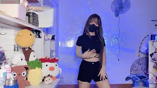 Chatroom XXX en direct de Tieu-May