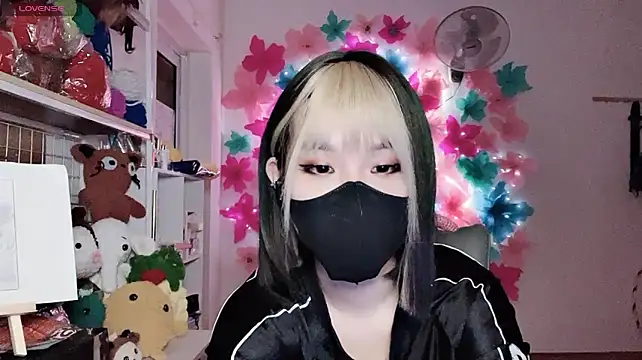 Tieu-May's Live XXX Chat