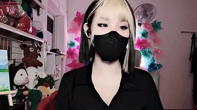 Tieu-May's Webcam Show
