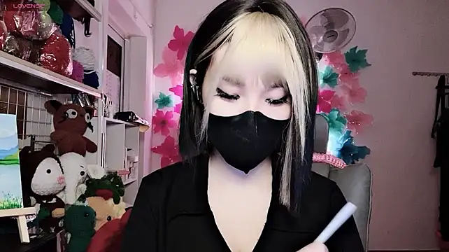 Tieu-May's Live XXX Chat