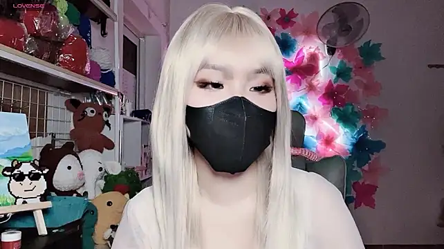 Tieu-May Show Webcam