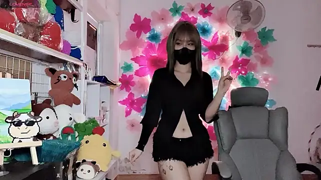 Tieu-May Live XXX-chat