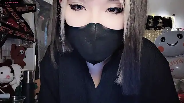 Tieu-May's Live XXX Chat
