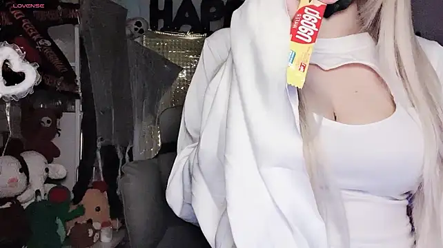 Tieu-May's Live XXX Chat