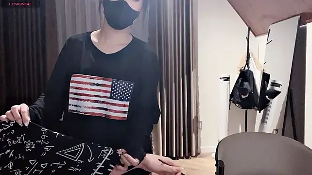 Tieu-Mayn Live XXX chat