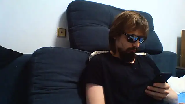Show modela KaelNox na web-kameri