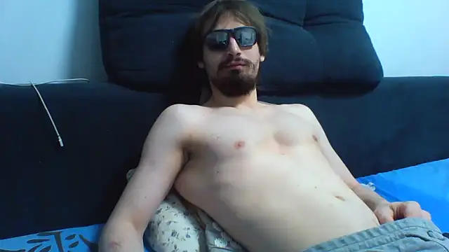 Show modela KaelNox na web-kameri
