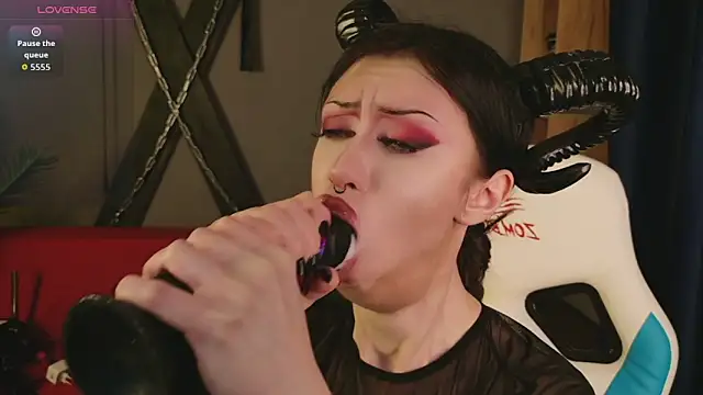 devvilss_toy's Webcam Show