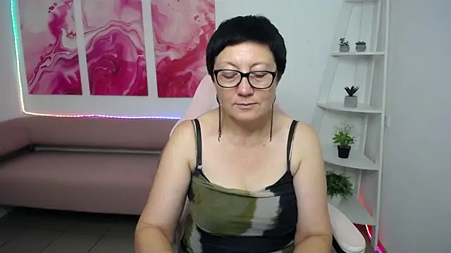EmilyL0ve's Live XXX Chat