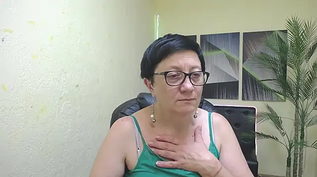 EmilyL0ve 现场XXX聊天