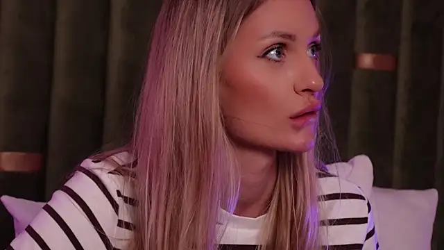 AmeliaAngel Chat XXX in diretta