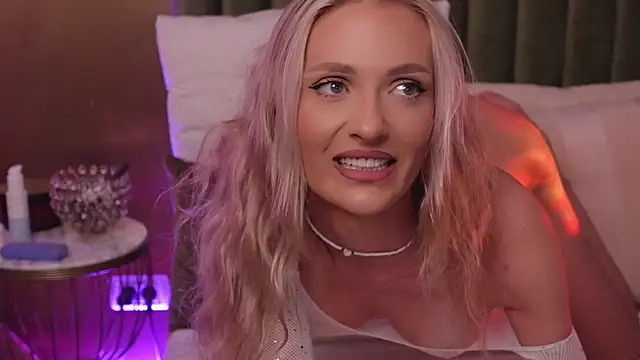 AmeliaAngel Chat XXX in diretta