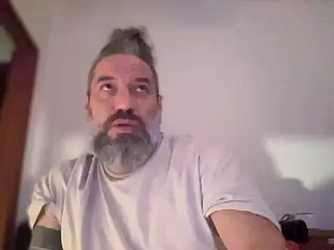 TitoTorres10: διαδικτυακό σόου στην κάμερα