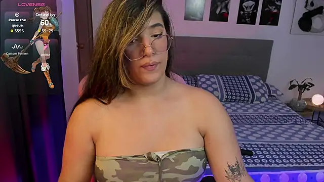 Valen_with_pussy Webcam show