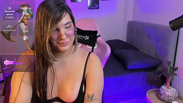 Valen_with_pussy's Webcam Show